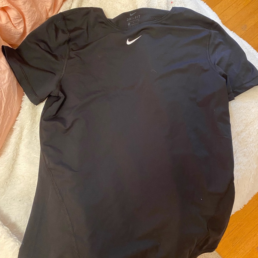 Nike dry fit tee shirt